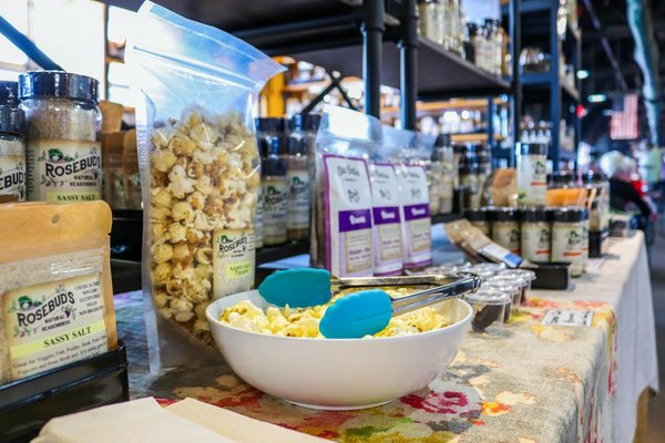 Ultimate guide to choosing the ideal potato masher: safeguard your non-stick cookware from scratches!